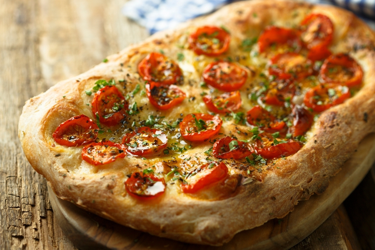 focaccia cu branza si rosii